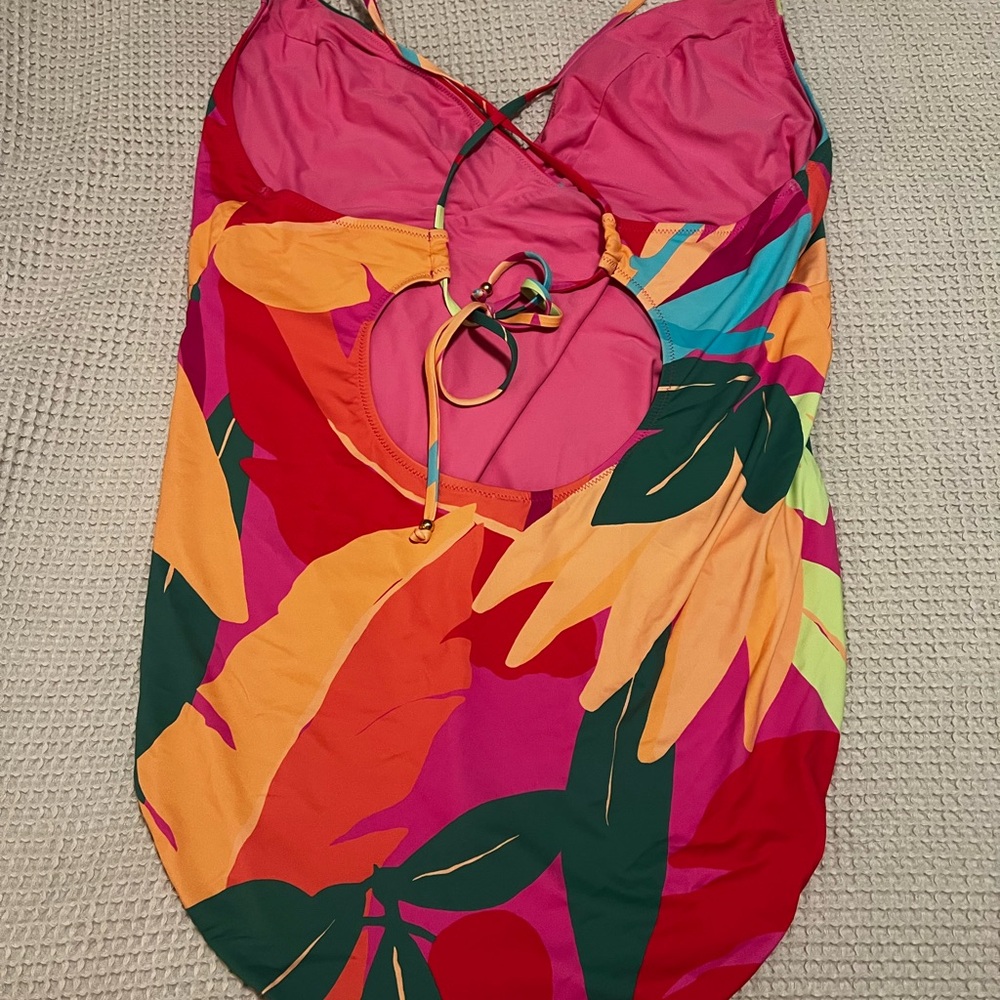Vineyard Vines sconset one piece swimsuit - Picture 4 of 6